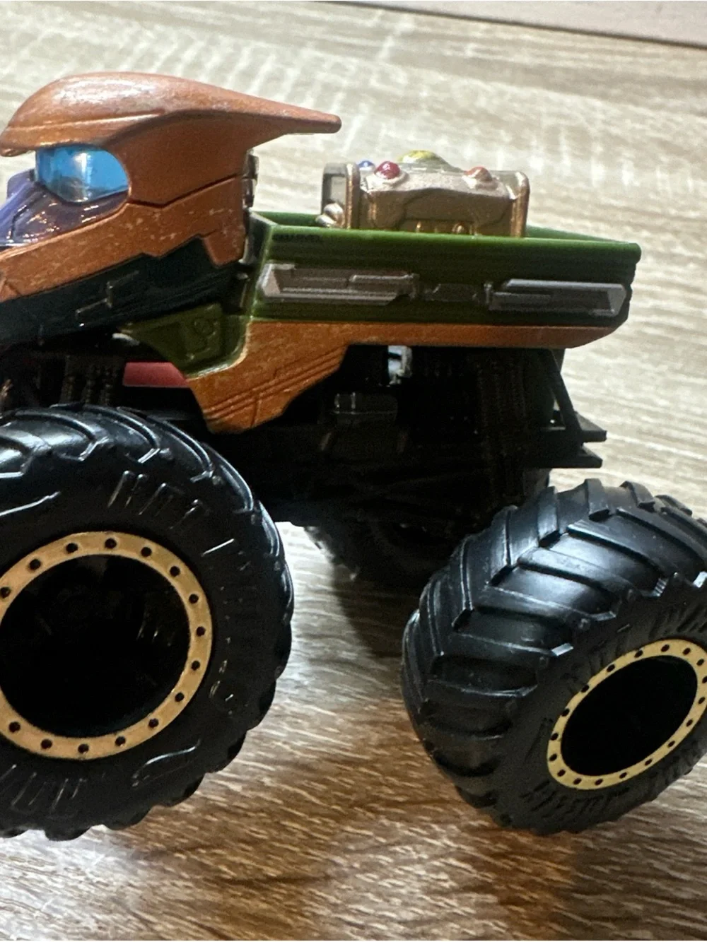 Hot Wheels THANOS 2021 Monster Truck Marvel Infinity Gauntlet 1:64